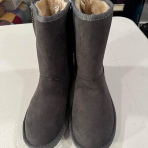 NEW Harper Canyon Gray Non-Marking Sole Shoe